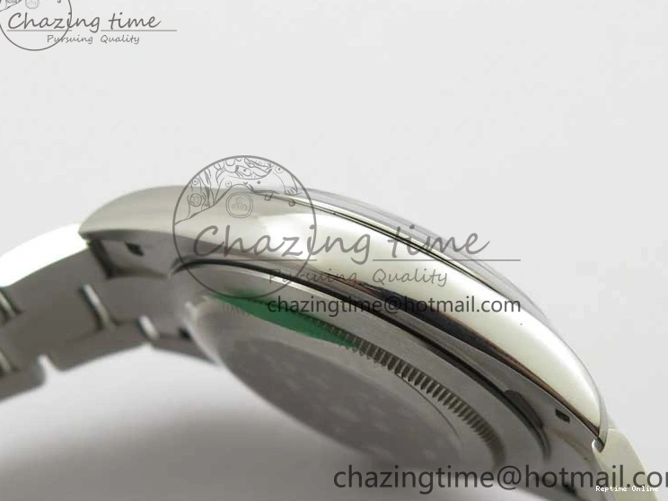 1226 Casual Oyster Perpetual 41mm 124300 EWF Best Edition Red Dial on SS Bracelet A 2856